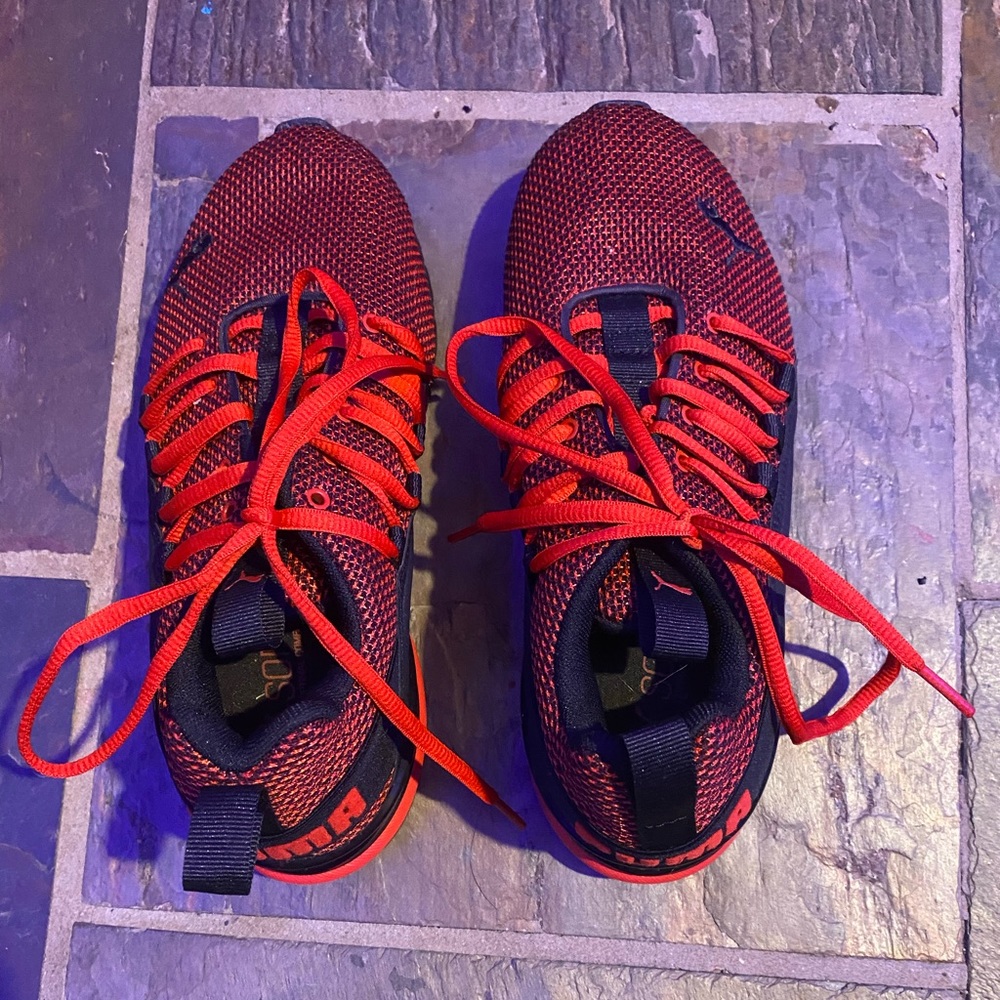 Shoes, black and red, 5 boys